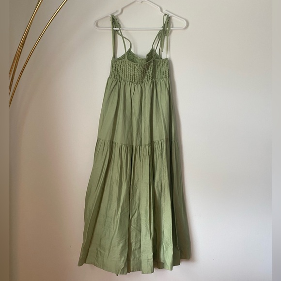 ASTR The Label Pale Green Smocked Tiered Midi Sundress Spaghetti Strap Small - Picture 6 of 6